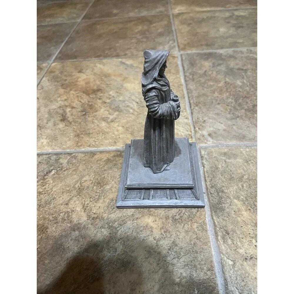 Star Wars Galaxy’s Edge Jedi Male Figurine